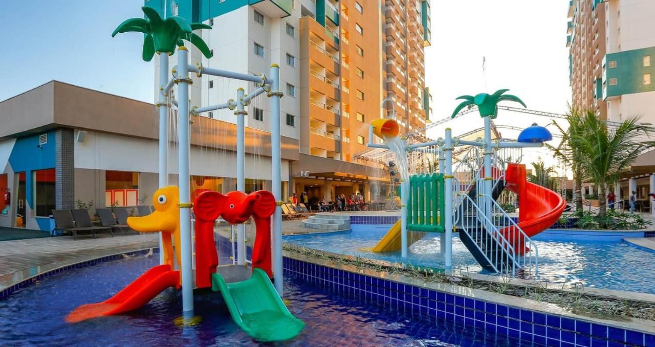 Park Em Frente Ao Thermas Dos Laranjais Apartment